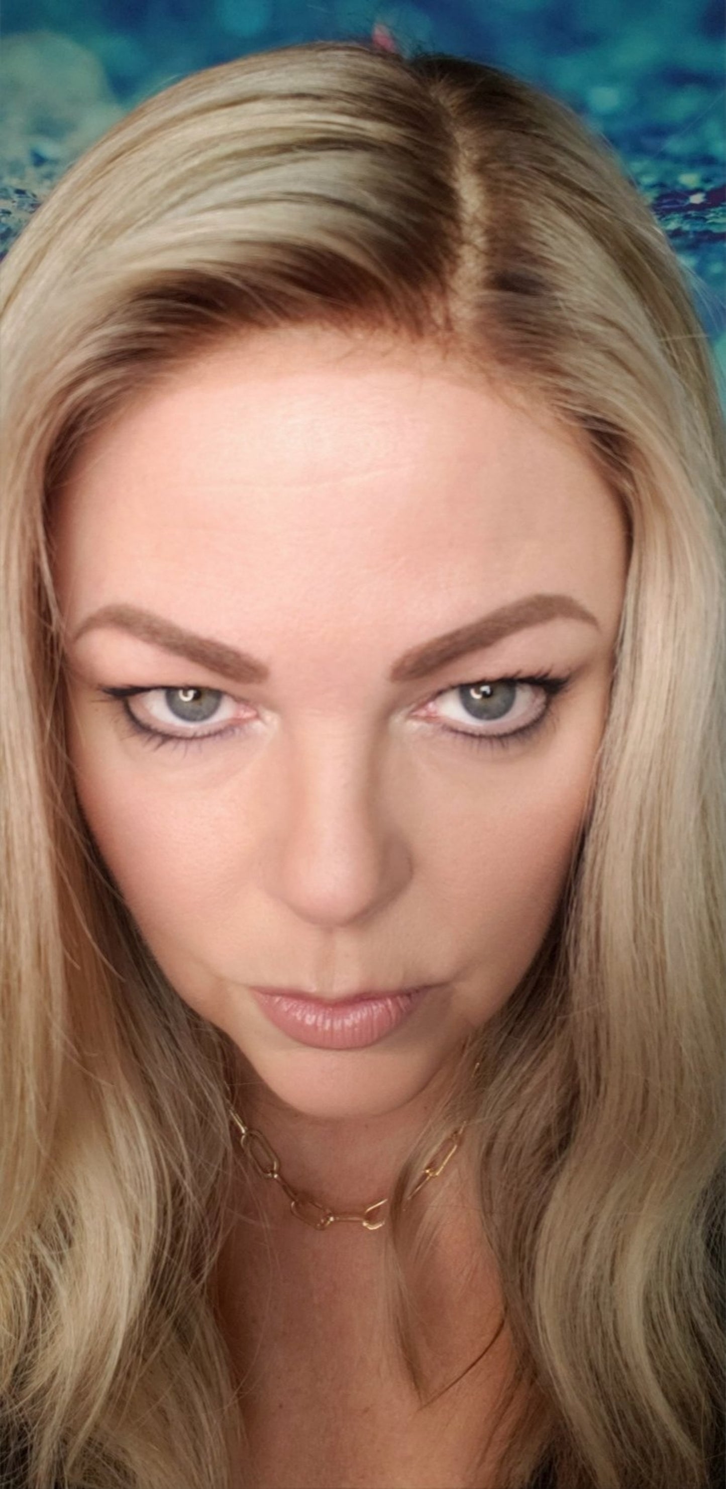 In Vogue International “Leslie” 5x5 Closure Lace Wig