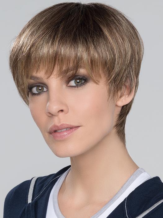 SEVEN SUPER by ELLEN WILLE in TOBACCO ROOTED | Medium Brown base with Light Golden Blonde highlights and Light Auburn lowlights and Dark Roots