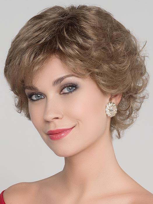 AURORA COMFORT by ELLEN WILLE in DARK SAND MIX | Light Brown base with Lightest Ash Brown and Medium Honey Blonde blend