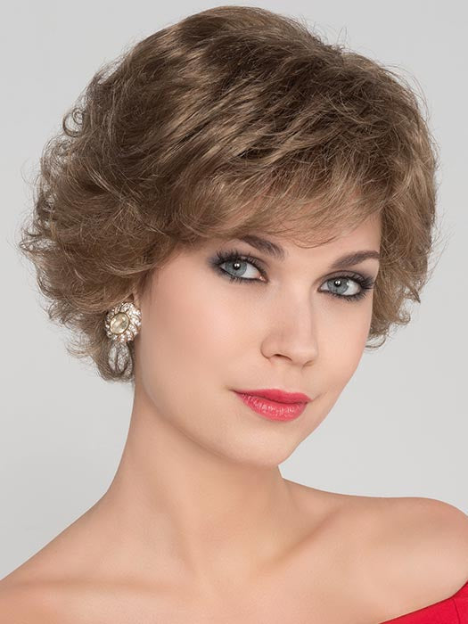 AURORA COMFORT by ELLEN WILLE in DARK SAND MIX | Light Brown base with Lightest Ash Brown and Medium Honey Blonde blend