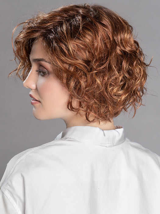 MOVIE STAR by ELLEN WILLE in SAFRAN RED ROOTED 29.28.33.130 | Dark Copper Red, Copper Red, and Light Copper Red Blend with Dark Auburn Roots