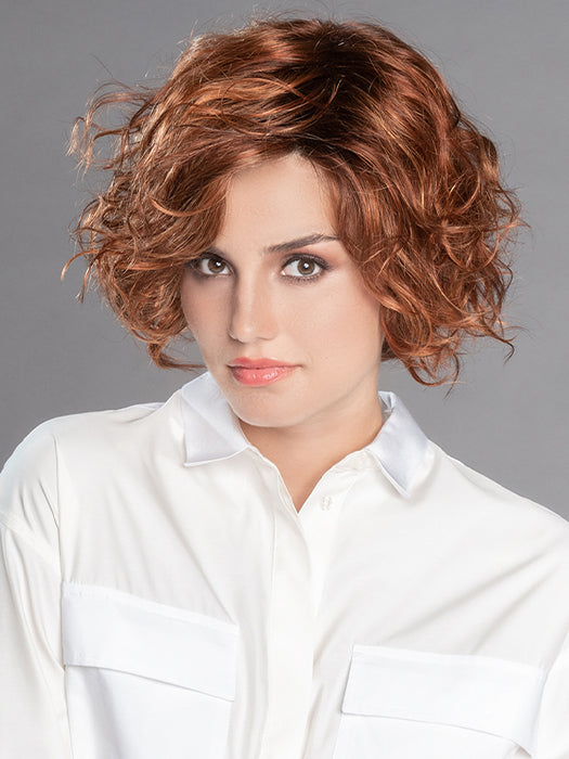 MOVIE STAR by ELLEN WILLE in SAFRAN RED ROOTED 29.28.33.130 | Dark Copper Red, Copper Red, and Light Copper Red Blend with Dark Auburn Roots